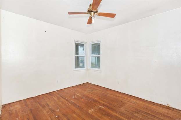 Building Photo - 627 60th St