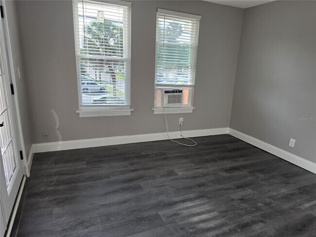 Building Photo - 202 Luella Ct