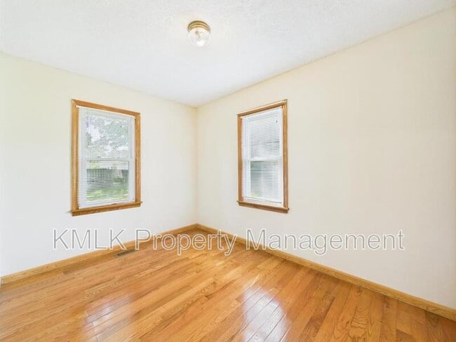 Building Photo - 975 Glenwood St NE