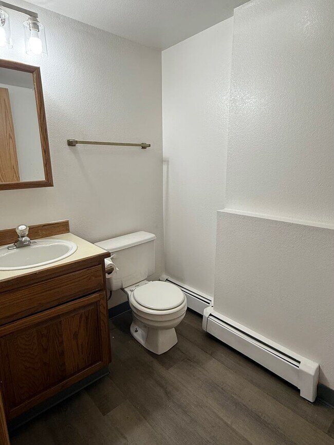 Building Photo - West Anchorage | 3BR 2.5BA | Garage | Pets...