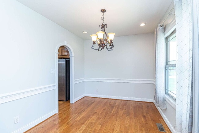 Building Photo - Spacious 2-Story in Pikeville! 3 BR | 2.5 BA w/ Bonus Room *Lawn Care / Trash Included*