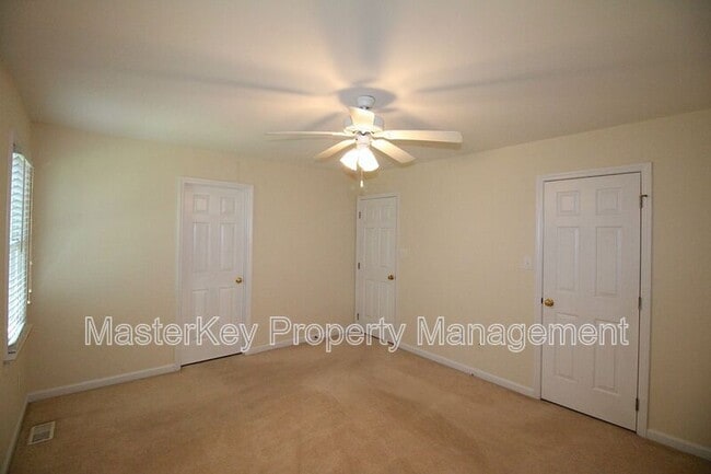 Building Photo - 701 Senter St