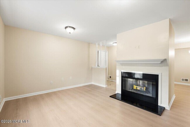 Building Photo - 203 Wellington Pl