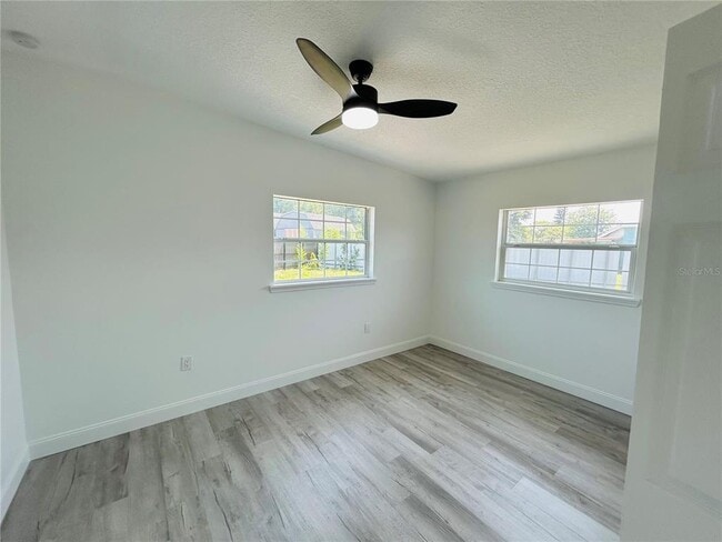 Building Photo - 6603 Cocos Dr