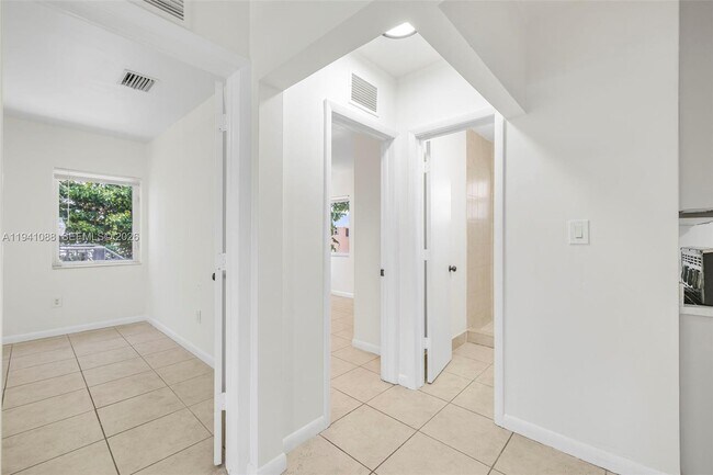 Building Photo - 575 NE 82nd St