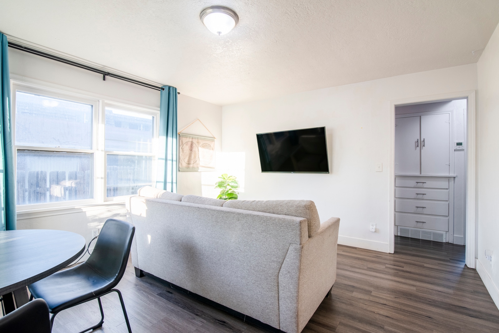 Building Photo - 1895 S 200 E