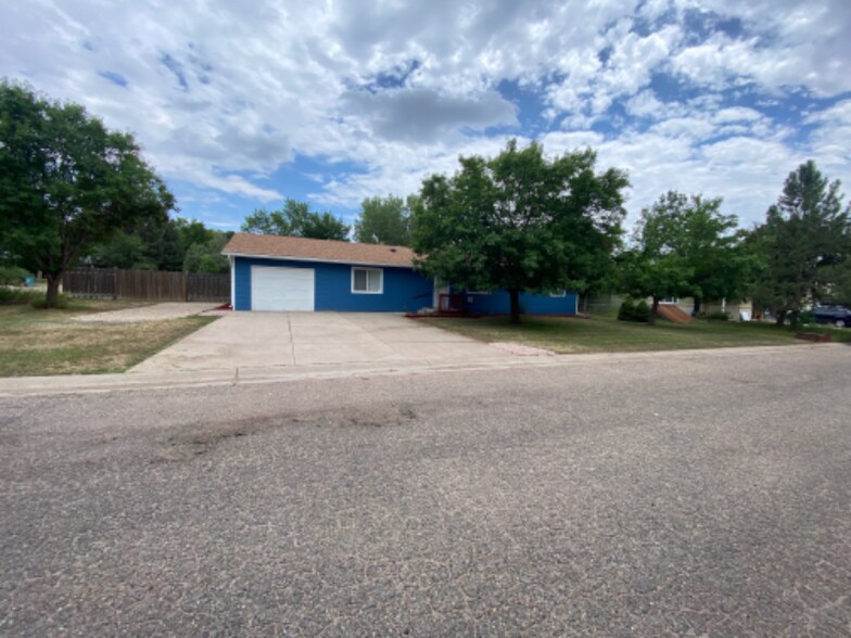 Primary Photo - 3300 Post Rd