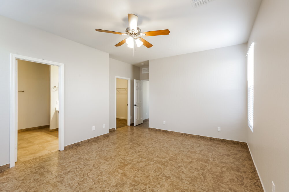 Building Photo - 3014 W Donner Dr