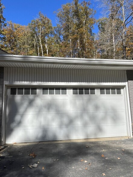 Building Photo - 13932 W Old Nashville Rd