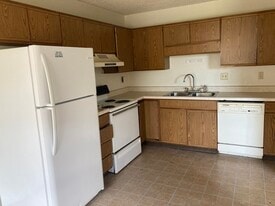 Building Photo - 722 Gordon Smith Blvd