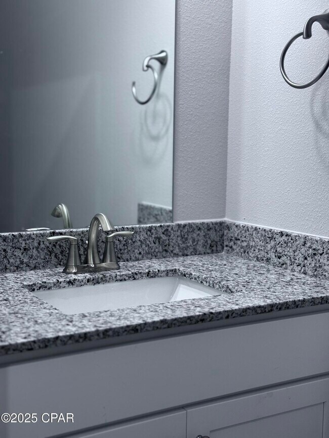 Building Photo - 205 Palmeras Marinas Ln