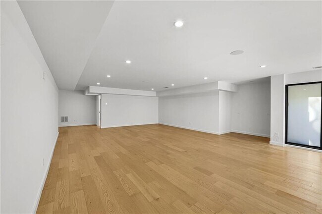 Building Photo - 3566 Cantrell Rd NE