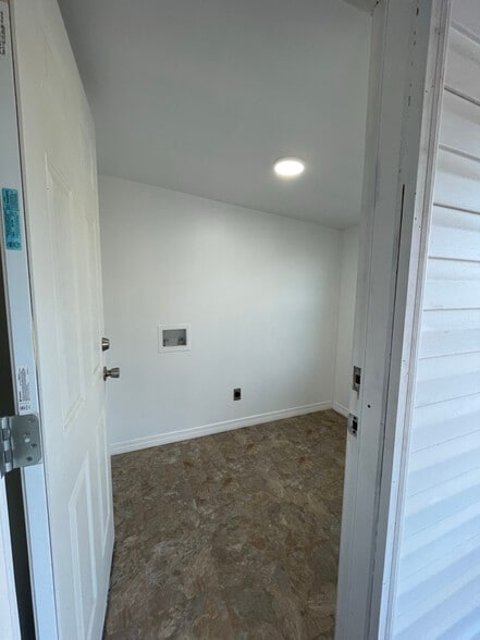 Building Photo - 620 W Sunset Dr