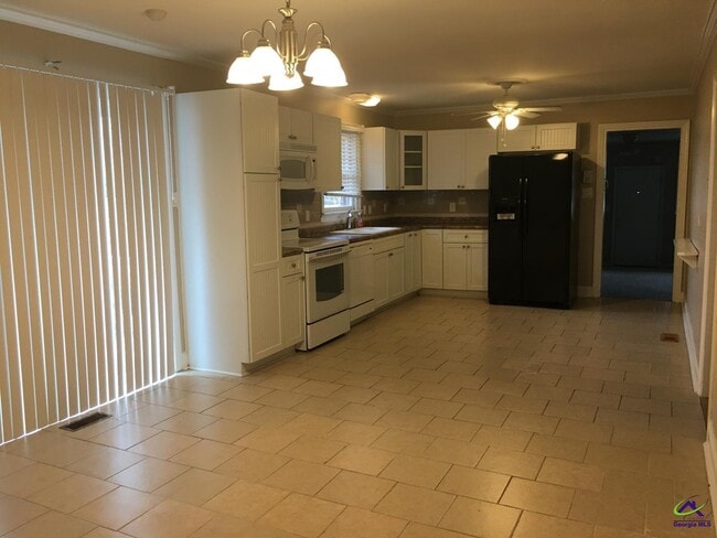 Building Photo - 104 Biltmore Terrace