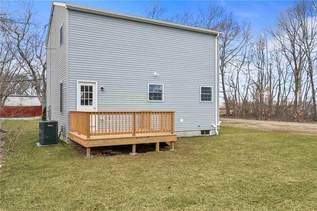 Building Photo - 24 Blackburn St