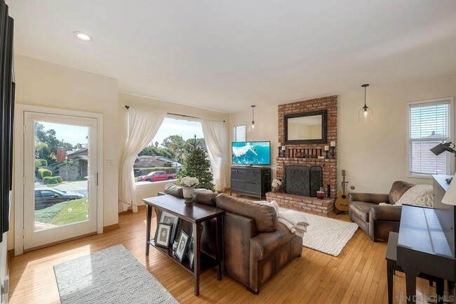 Building Photo - 1166 Agate St