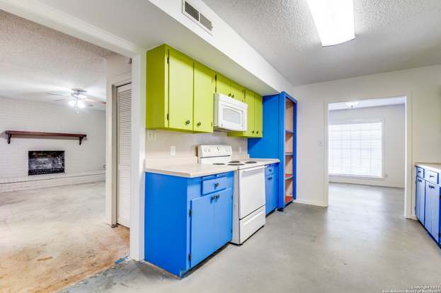Building Photo - 833 Timber Dr
