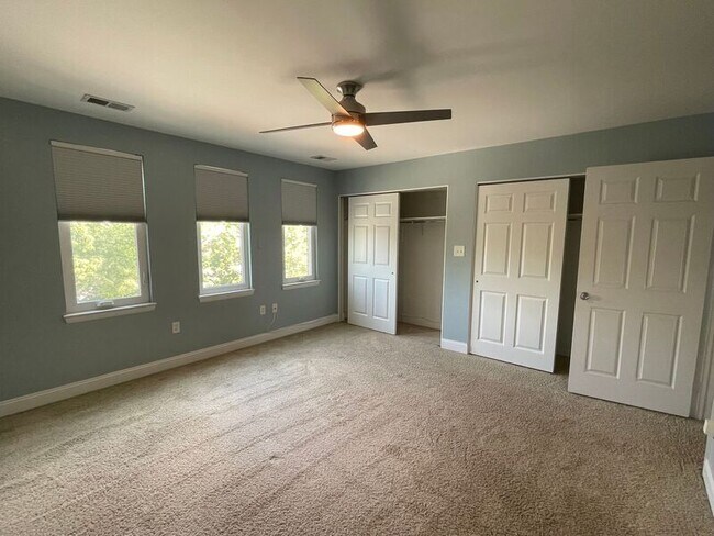 Building Photo - 2359 Boston St