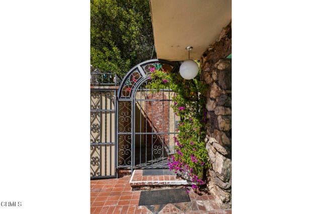 Building Photo - 3139 Linda Vista Rd