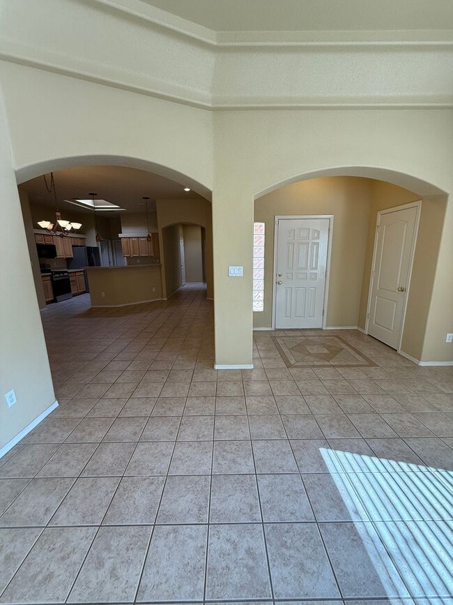 Building Photo - Beautiful 3 Bedroom Home! Available Now!