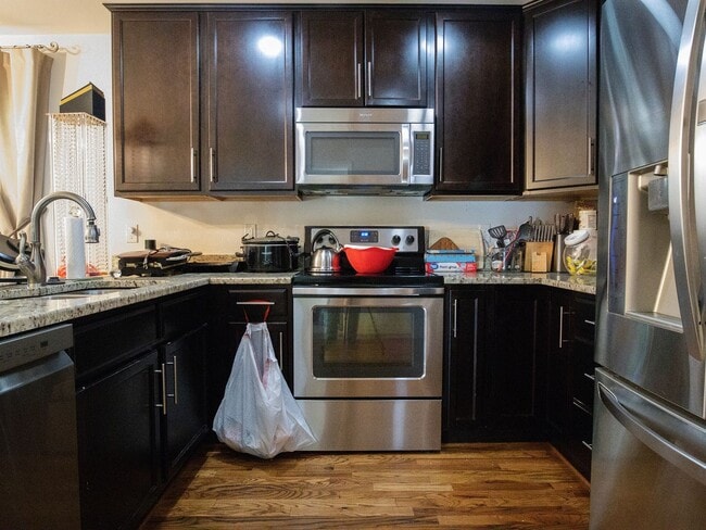 Building Photo - Stunning Shaker-Style 4-Bedroom Home in Chesterfield | Granite & Hardwoods!