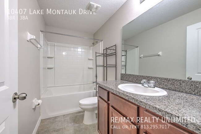 Building Photo - 10407 Lake Montauk Dr