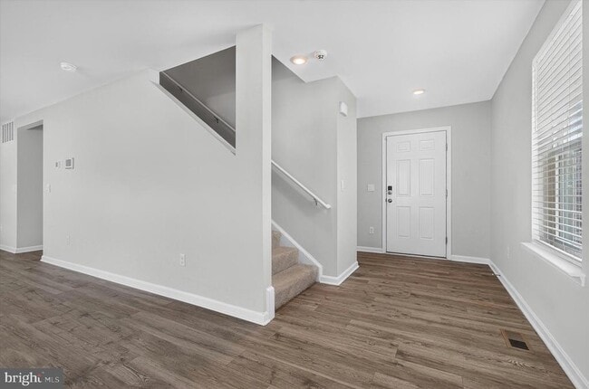 Building Photo - 3155 White Tail Dr