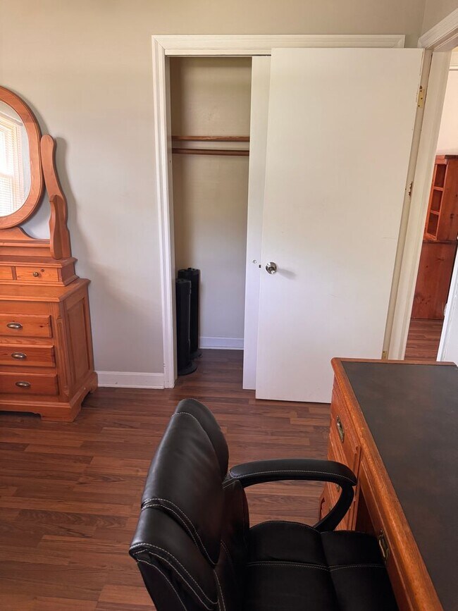 Building Photo - 4 Bedroom || 2 Bathroom Single Family Home