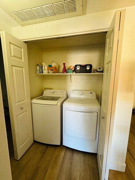 Building Photo - 7008 E Gold Dust Ave