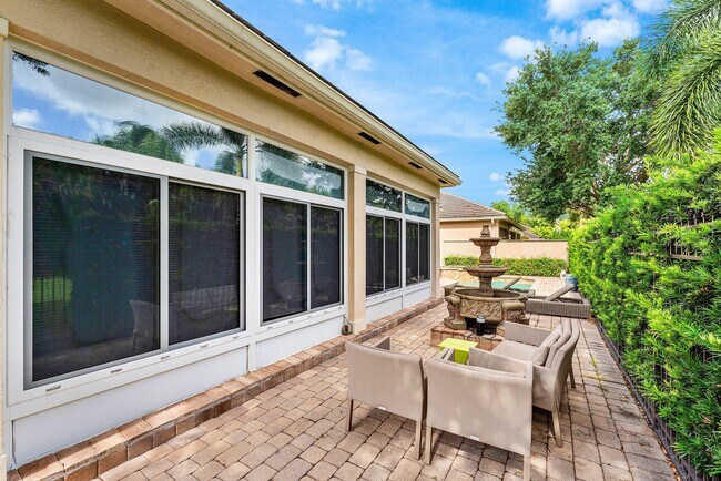 Building Photo - 2068 Wightman Dr