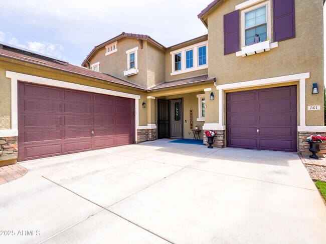 Building Photo - 761 W Desert Hollow Dr