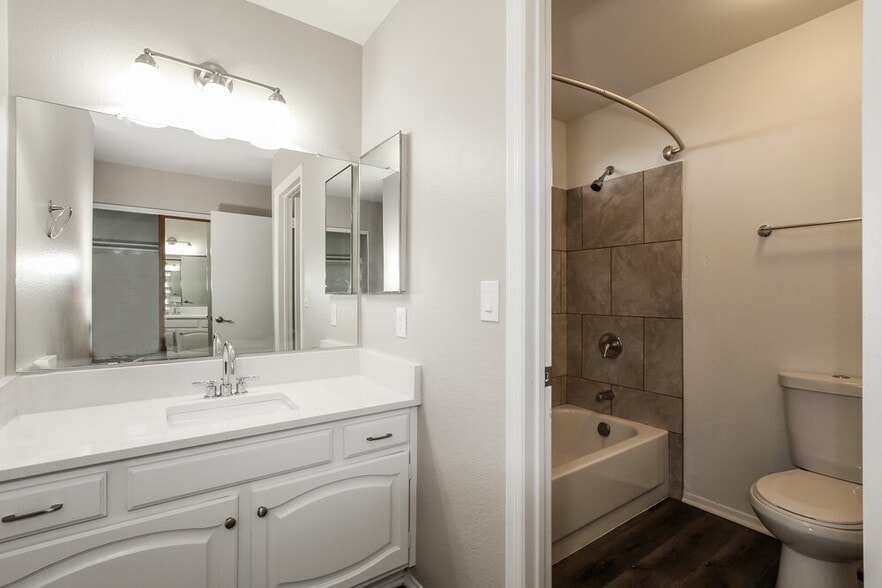 Building Photo - 4331 W Tonto Rd