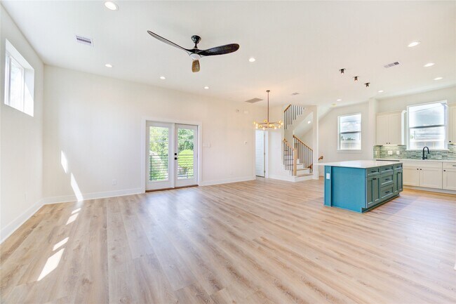 Building Photo - 1928 Gregg St