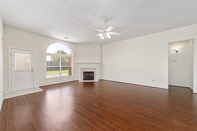 Building Photo - 10603 White Bridge Ln