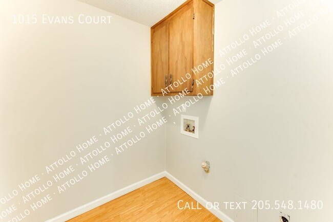 Building Photo - 1015 Evans Ct