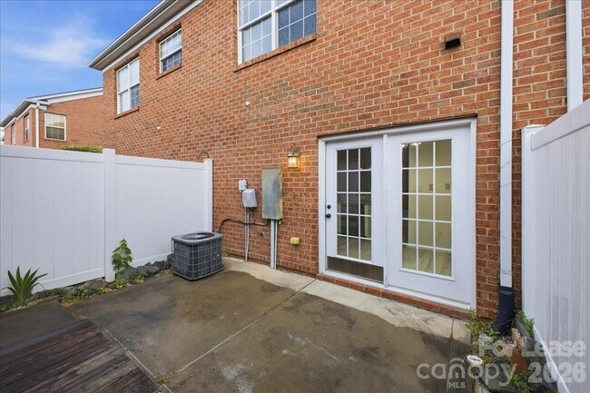 Building Photo - 6928 Creft Cir