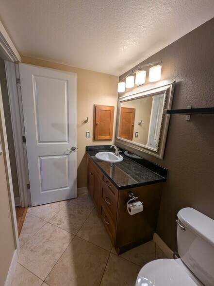 Building Photo - 937 N 200th St