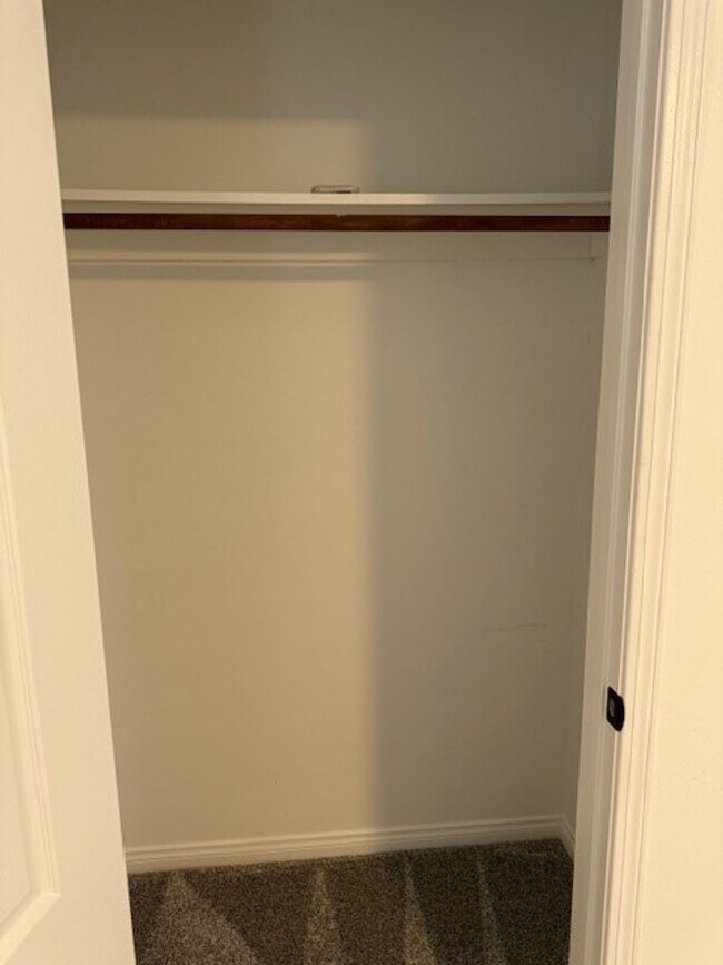 Building Photo - 3126 Silverlake Dr