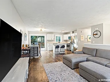 Building Photo - 8120 Medellin Cir