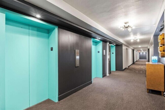 Building Photo - 620 Peachtree St NE