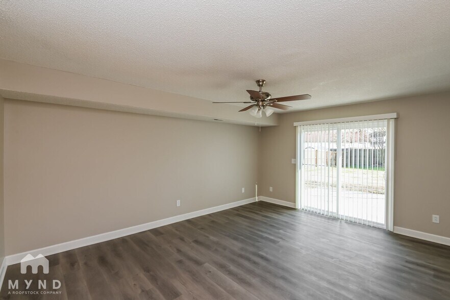 Building Photo - 11200 Leadenhall Ln