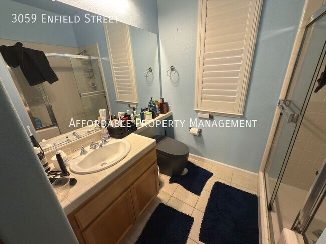 Building Photo - 3059 Enfield St