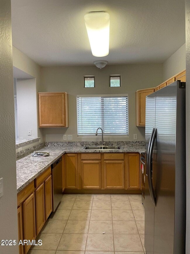 Building Photo - 1351 N Pleasant Dr