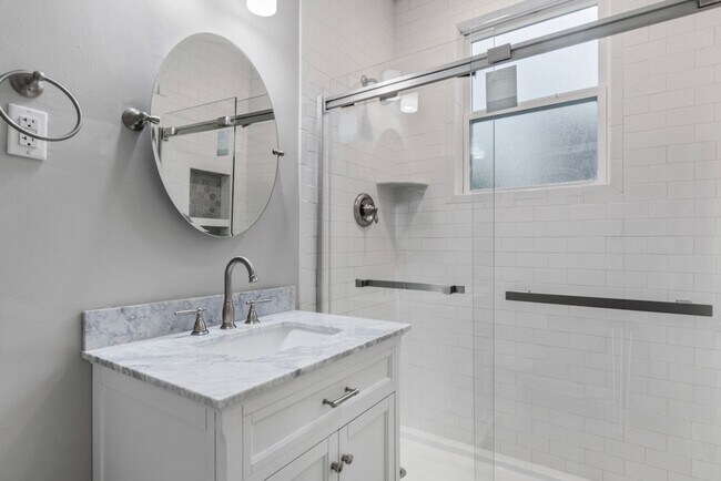 Building Photo - 282 Hawthorne St