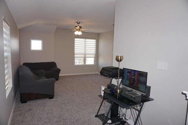 Building Photo - 1610 Alborada Dr.