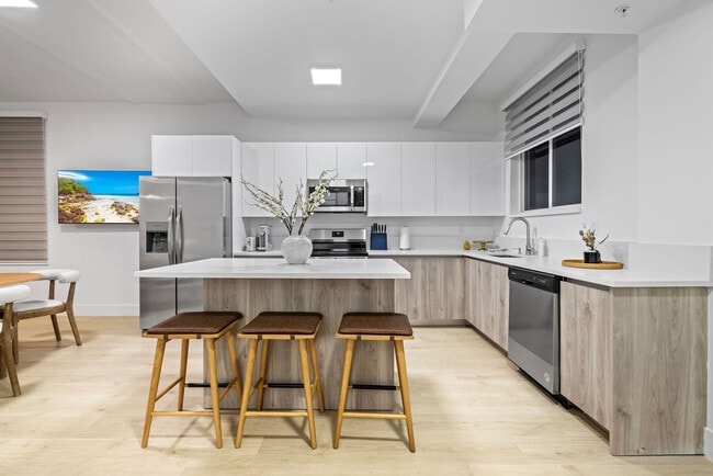 Building Photo - 1552