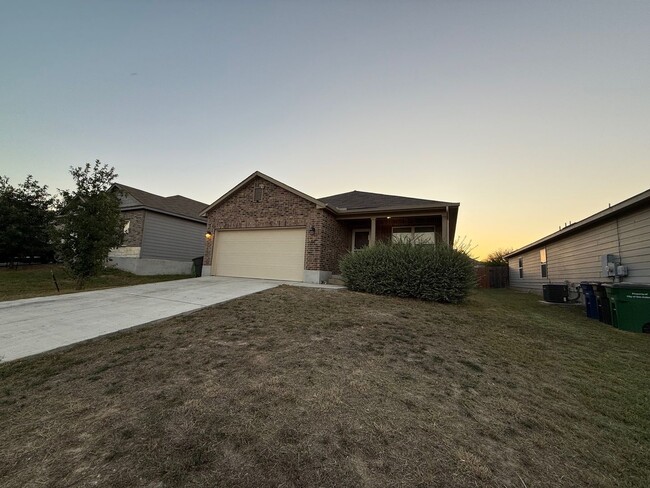 Building Photo - Super Nice Home! Southside of San Antonio/...