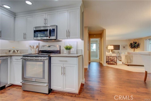 Building Photo - 2405 Via Mariposa W