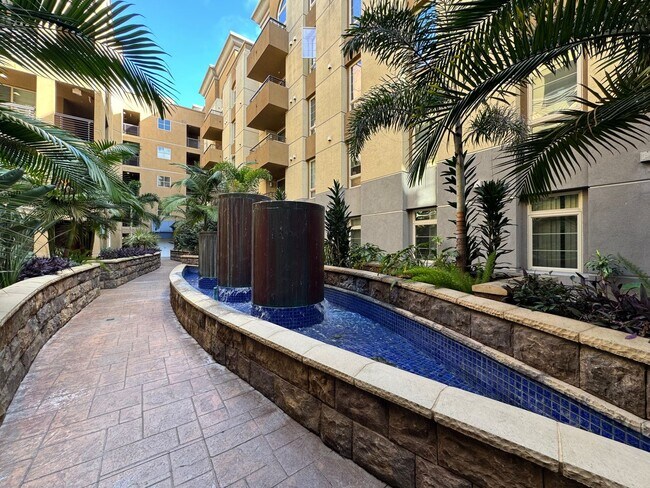 Building Photo - 3 Bedroom 2 Bathroom down town San Diego