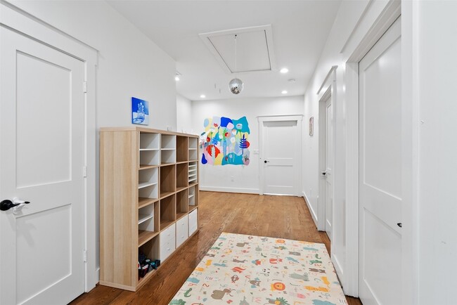 Building Photo - 4503 McKinney St